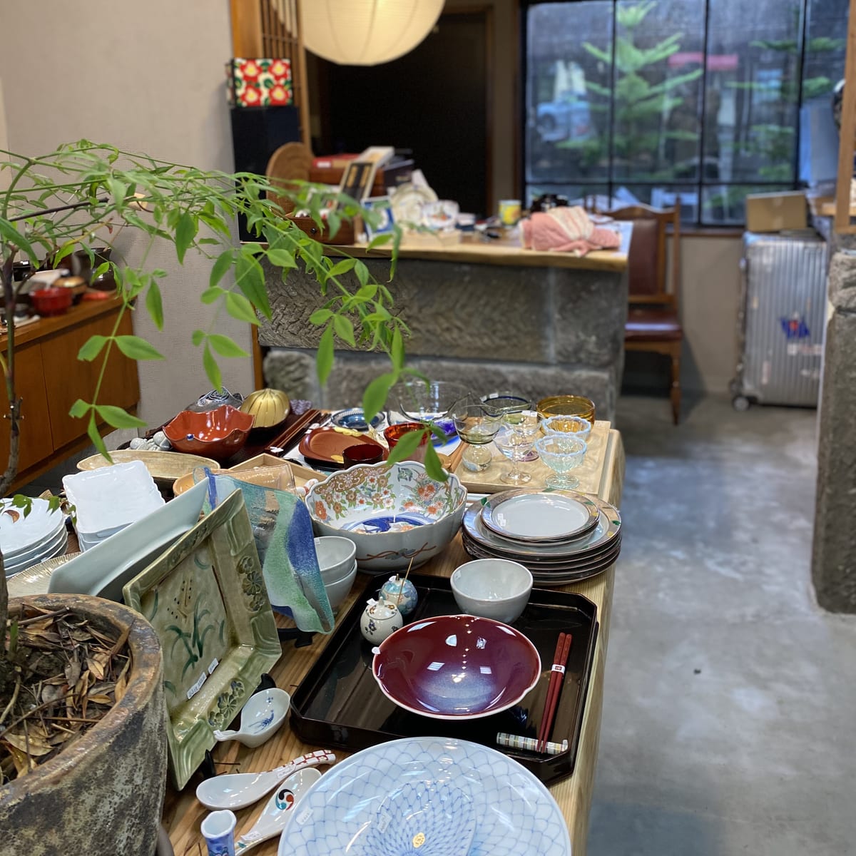 ギャラリー凜の店内の器